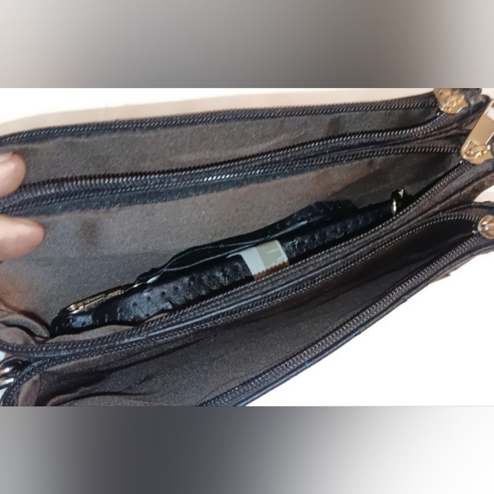 Women's Ostrich Crossbody/Wristlet Bag, Black - Picture 3 of 7